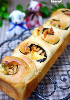 A picture of Japanese-style Bread with Pollack Roe, Seaweed, Cheese, and Chikuwa.