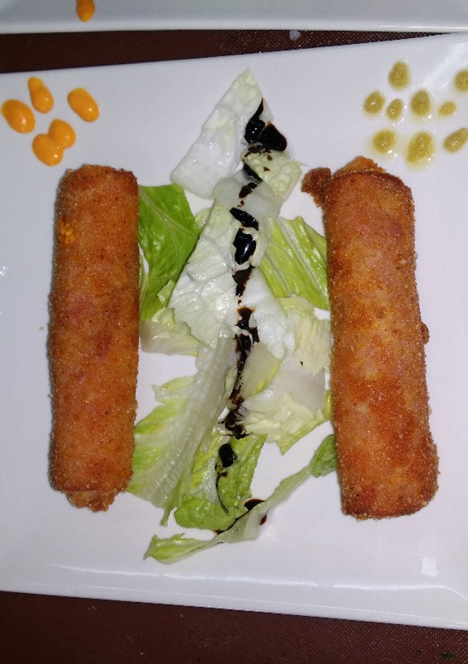 Una foto de Rollitos de rusa y york