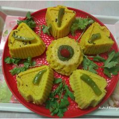 A picture of Vegetable muffin khaman.