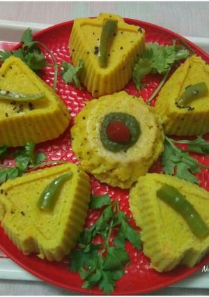 A picture of Vegetable muffin khaman.