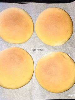 A picture of Round (agege) bread.