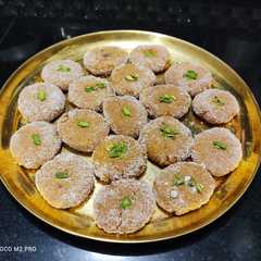 A picture of मथुरा के पेड़े (mathura ke pede recipe in Hindi).