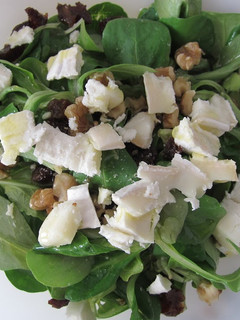 A picture of Goat Cheese Salad.