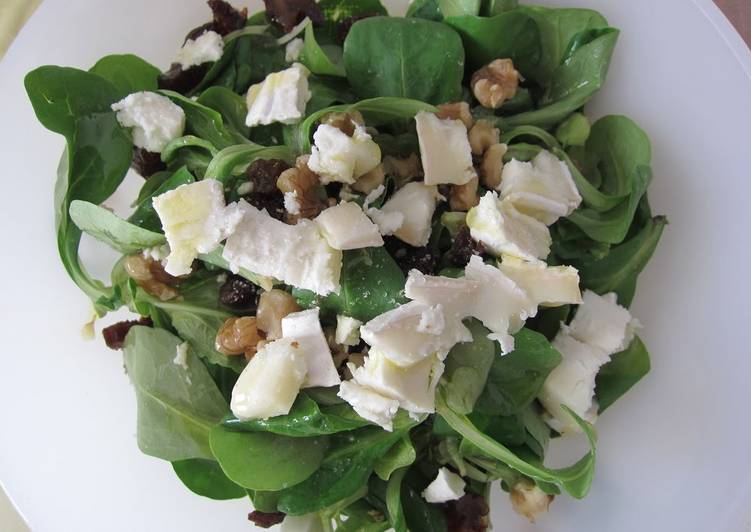 Easy Recipe: Yummy Goat Cheese Salad