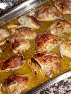 Una foto de Pollo y patatas al horno (a mi manera ☺️)