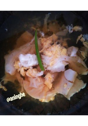 Foto resep Telur rebus scramble with kuah kaldu sapi