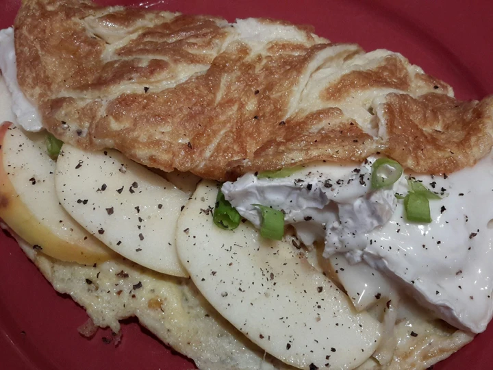 Easy Steps to Prepare Sig's Cheese and Apple Omelette the So Delicious Makes you drool