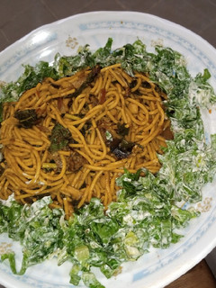 A picture of Spaghetti & beans jallof.