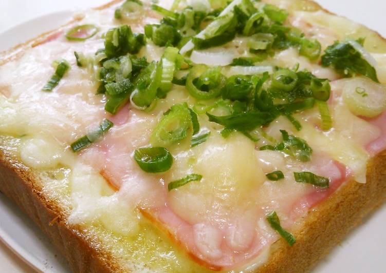 How to Prepare Super Quick Homemade Toast with Wasabi Mayonnaise Bacon and Green Onion