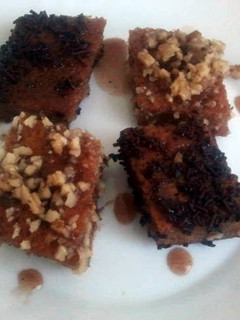 A picture of Rolled-over cakes.
