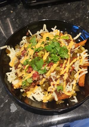 A picture of Chilli cheese wedges.