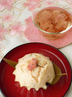 A picture of Steamed Sakura Buns for a Spring Aduki Filling.