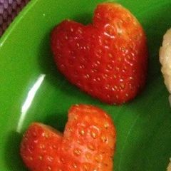 A picture of Easy Heart-Shaped Strawberries for your Bento..