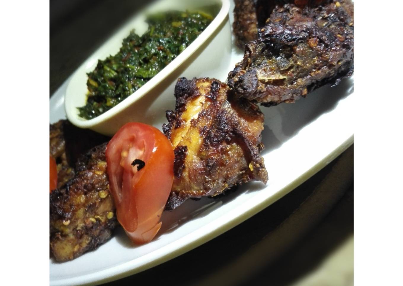Grilled chicken with spinach sauce