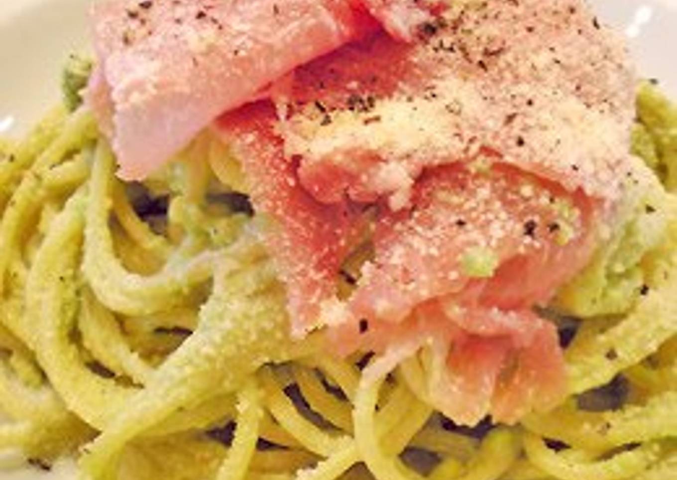 Pasta with dried pork and green avocado