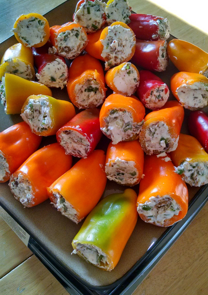 A picture of Summertime poppers.