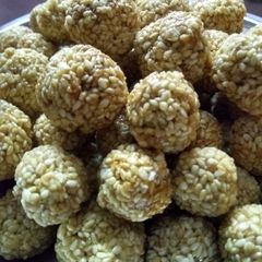 A picture of Tiler nadu(sesame Ladoo).