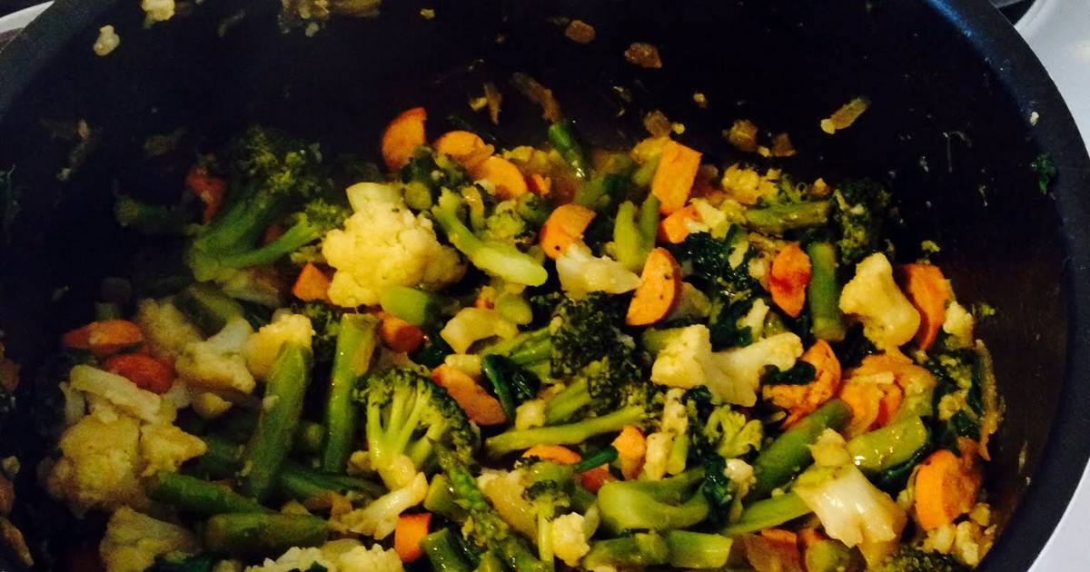 Buffalo Chicken Stir Fry Recipe by Chelsea Isabelle Cookpad