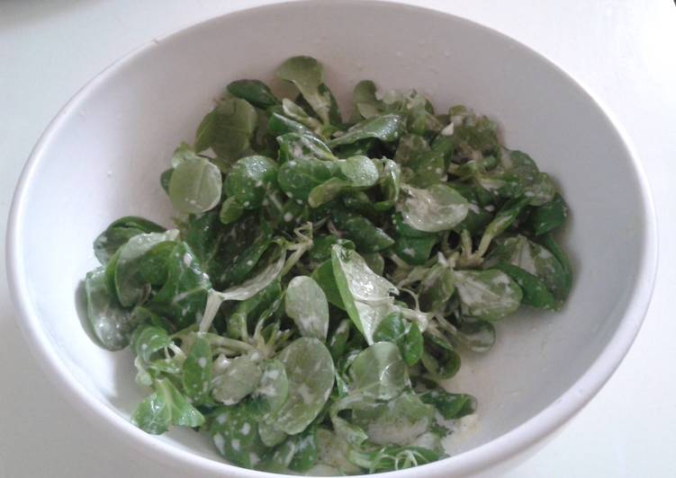 Recipe of Delicious Watercress salad with yogurt dressing