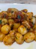 Chicchi di Patate con Pomodorini Freschi e Noci