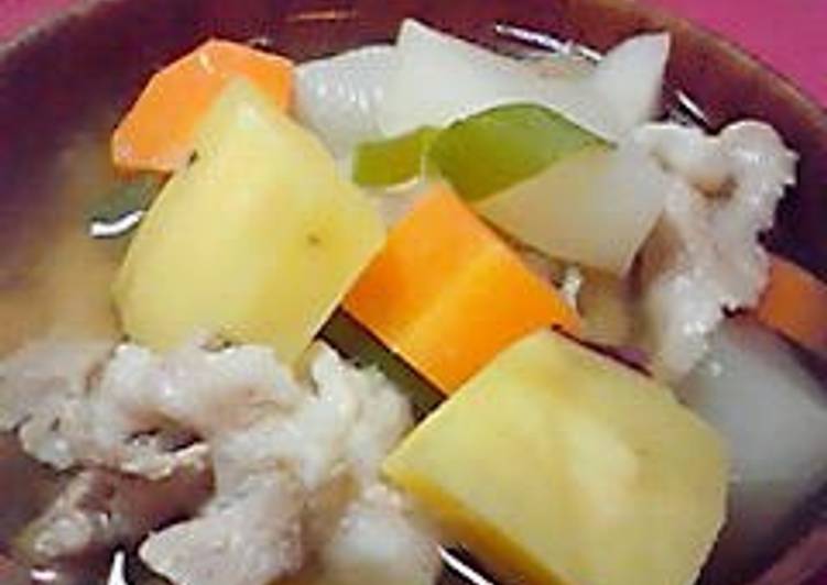 Recipe of Quick Pork Miso Soup with Sweet Potatoes