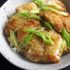 A picture of Fish Katsu Don.