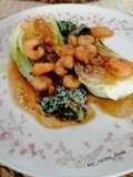 Pak Choi gratinado con gambas