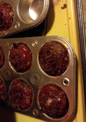 A picture of mini meatloafs.