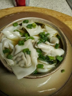 A picture of Wonton soup.