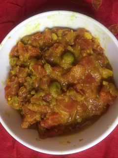 गाजर की सब्जी साथ में मटर (Carrots ki sabji with peas recipe in hindi) रेसिपी मुख्य फोटो