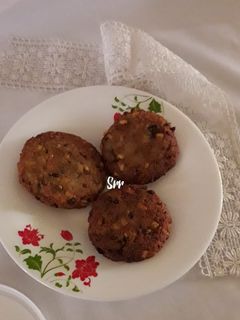 स्प्राउट्स की करारी टिक्की रेसिपी मुख्य फोटो