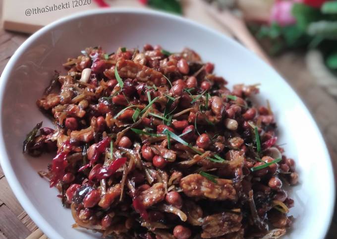 Cara Gampang Menyiapkan 140. Kering Tempe Teri Kacang Pedas Manis Anti Gagal