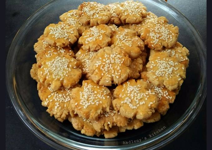 Kue Kacang Wijen