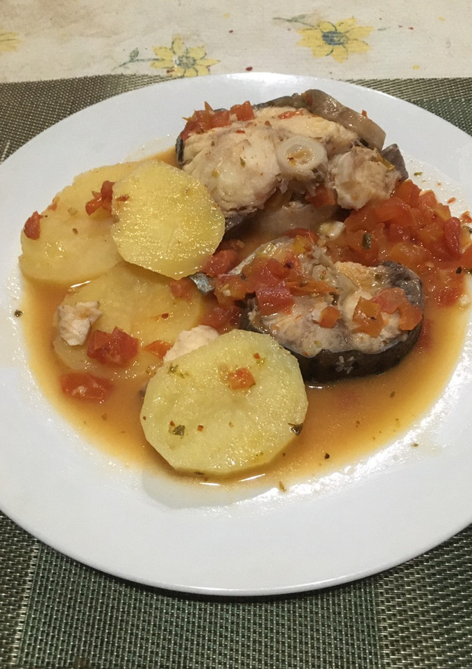 Una foto de Surubi al tomate