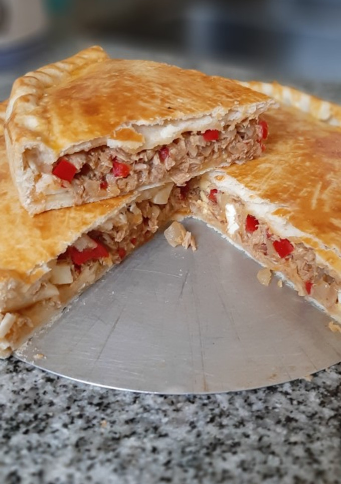 Una foto de Tarta de atún (masa casera)