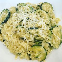 A picture of Zucchini Orzotto.