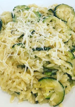 A picture of Zucchini Orzotto.