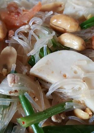 รูปของ ยำวุ้นเส้นหมูยอ