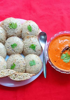 A picture of Bajra Atta And Semolina Idly With Delicious Chutney.