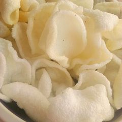 A picture of Fried prawn crackers.