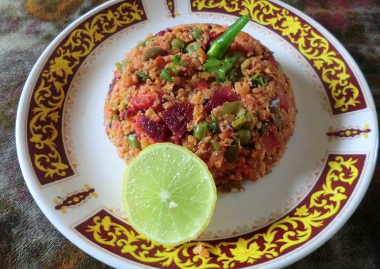 Oats upma with beetroot and vegetable