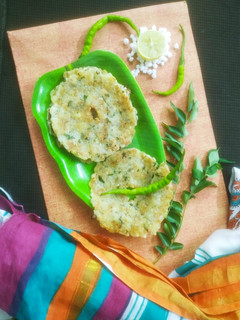 ફરાળી થાલીપીઠ (Farali Thalipeeth Recipe In Gujarati) રેસીપી મુખ્ય ફોટો