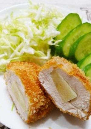 A picture of Chicken Cutlets with Breast Meat & Apple.