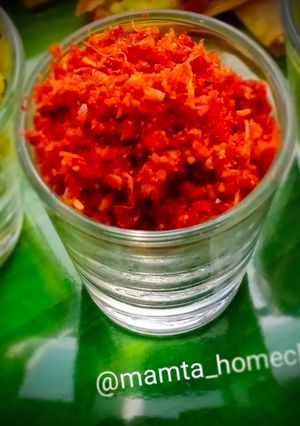 A picture of Vada Pav Garlic Chutney.