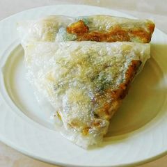 A picture of A novel recipe- ravioli/samosa  made with rice paper stuffed with veggies.