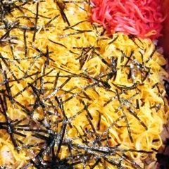 A picture of Chirashi Sushi (5 Ingredient Chirashi Sushi).