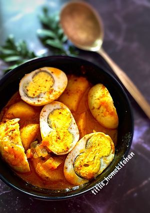 A picture of Chettinad Style Egg Curry.