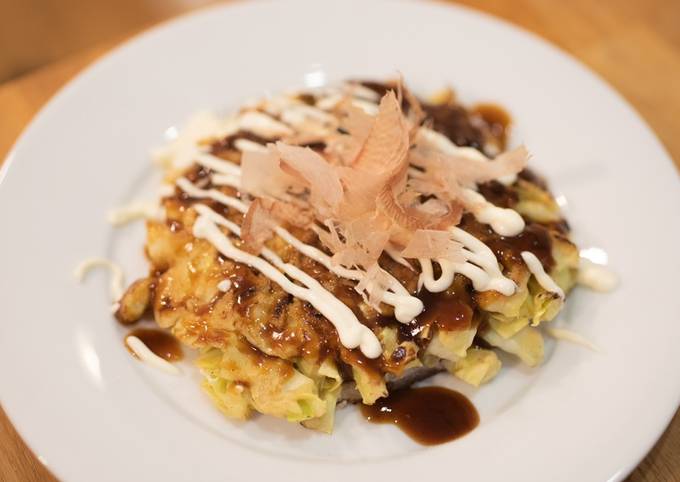 Okonomiyaki : salty Japanese pancake