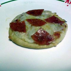 A picture of Mini Thin Crust Pizzas.