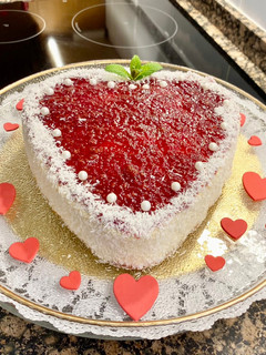 Una foto de Tarta corazón “ especial día de los enamorados “ sin gluten